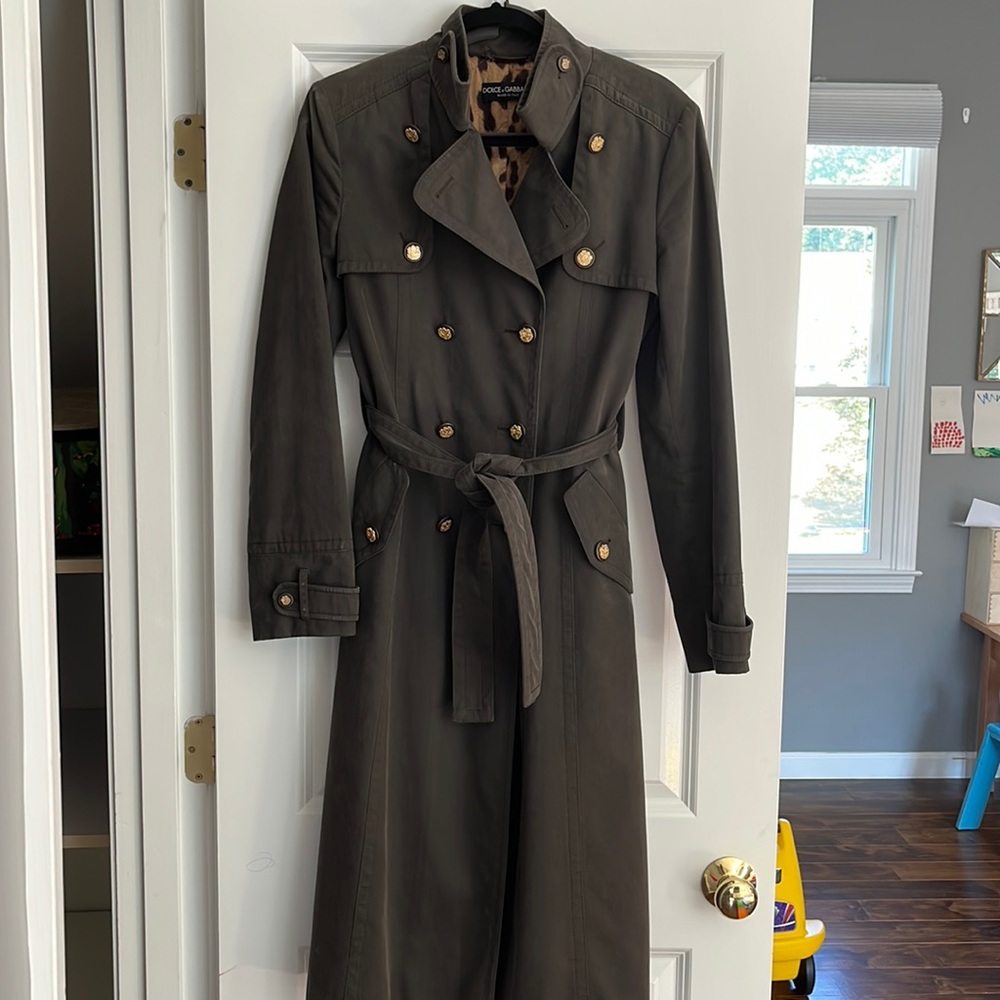 Dolce & Gabbana trench coat stunning